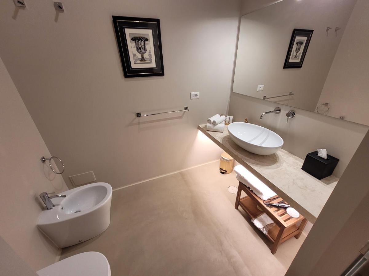 Domus 21 Luxury Suites Рим Екстер'єр фото